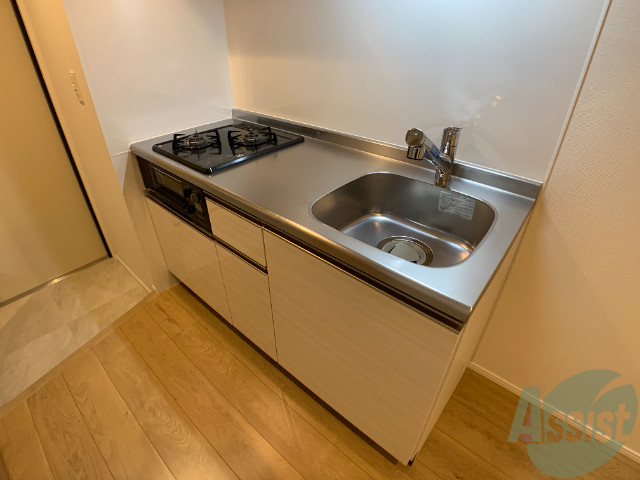 キッチン　キッチンは作業台もあり広めなので使いやすそうですね。