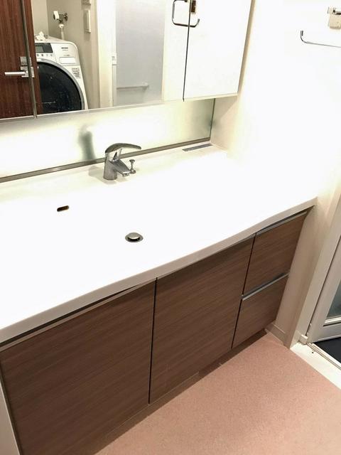 洗面設備　※写真は同タイプ住戸です。