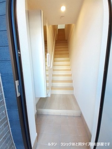 玄関　収納もある玄関です