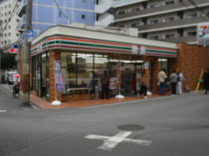 コンビニ　セブンイレブン 梅田万歳町店（コンビニ）まで95m