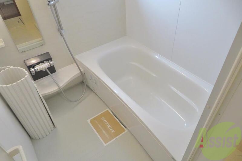 バス・シャワールーム　お風呂はこれだけ広ければ足を延ばせそうですねー。