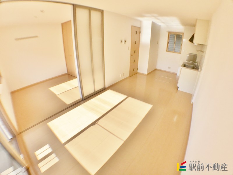 居室・リビング　同建物別部屋写真