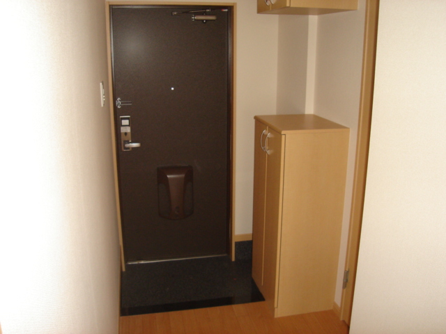 玄関　玄関(人感センサーライト)