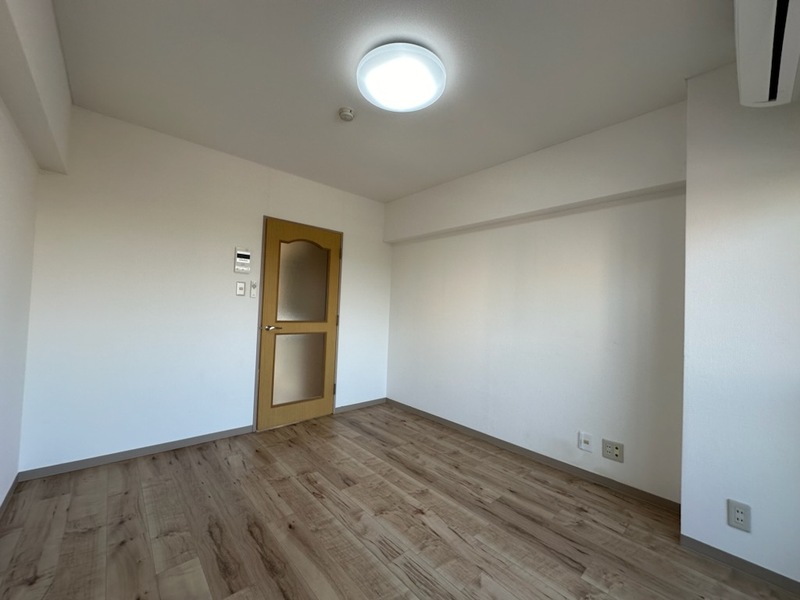 その他部屋・スペース　バルコニー側より撮影