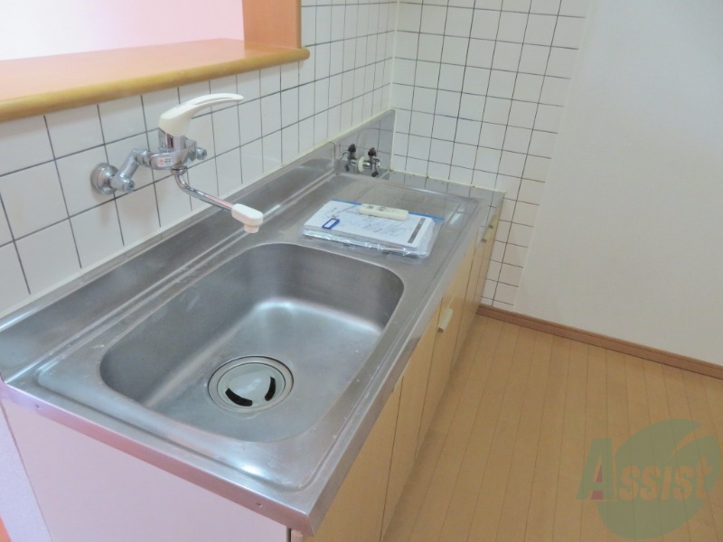 キッチン　キッチンスペースも広く冷蔵庫等も問題なく設置出来そうですね。