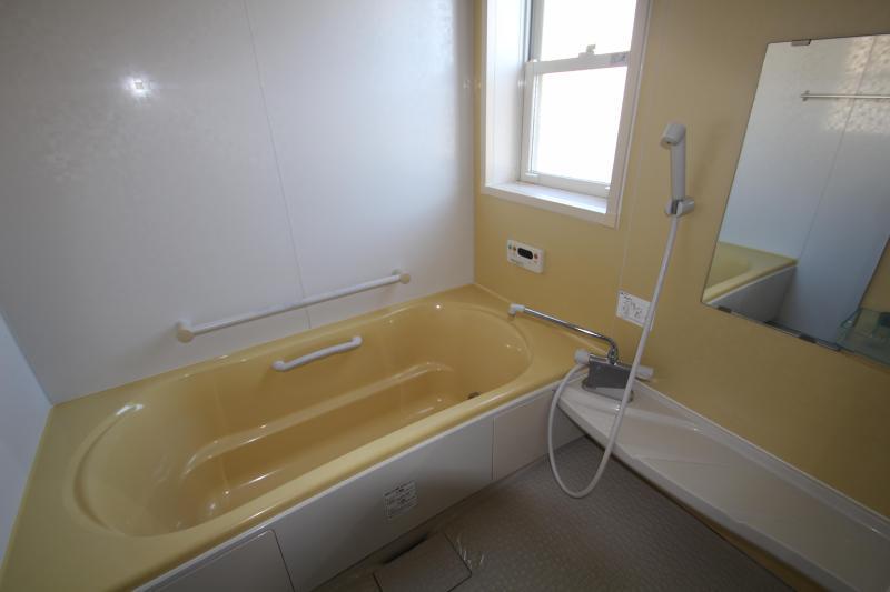 バス・シャワールーム　広いお風呂です。