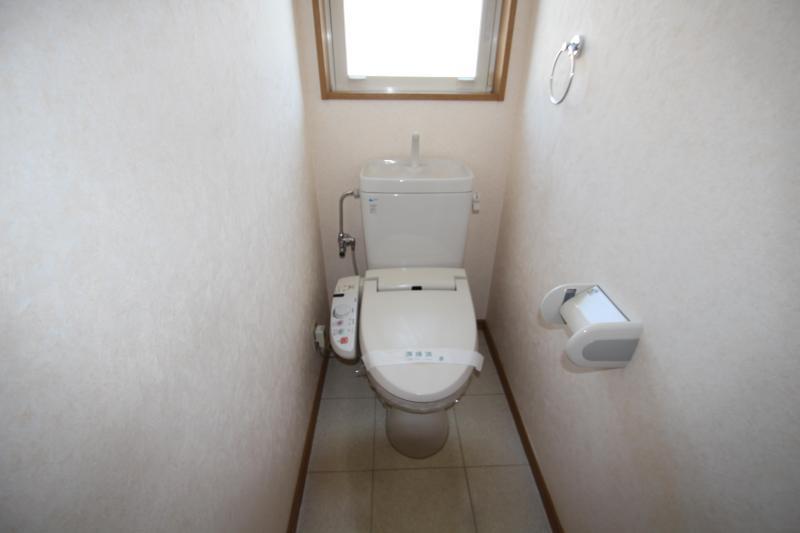 トイレ　ウォシュレット付きトイレです。