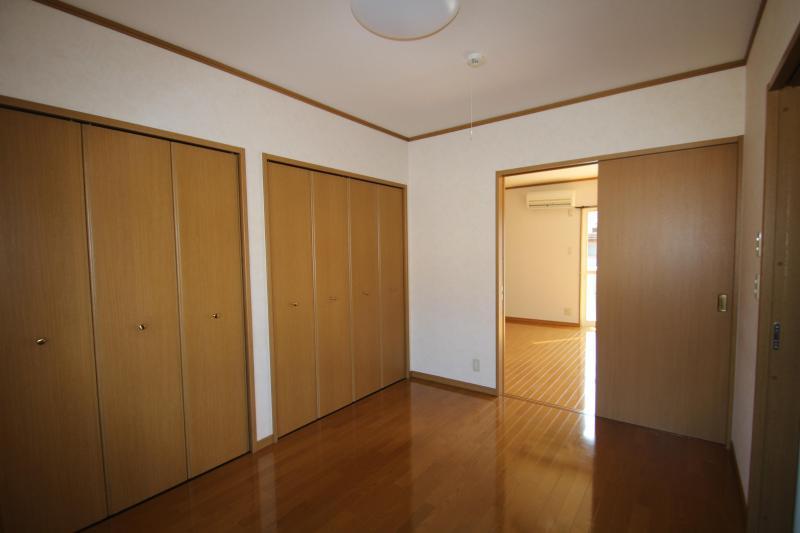 その他部屋・スペース　6帖の明るいお部屋です。