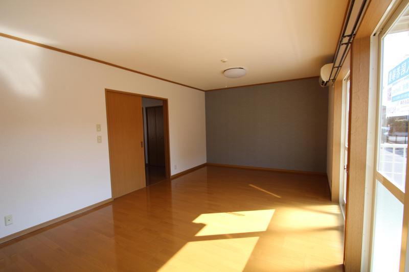 居室・リビング　15帖の広いリビングです。