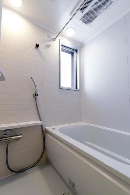 バス・シャワールーム　※写真は同タイプ住戸です。