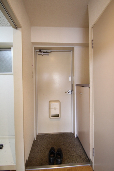 玄関　他号室のお写真です