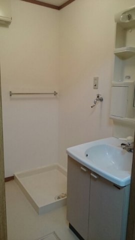 洗面設備　使いやすい洗面所です