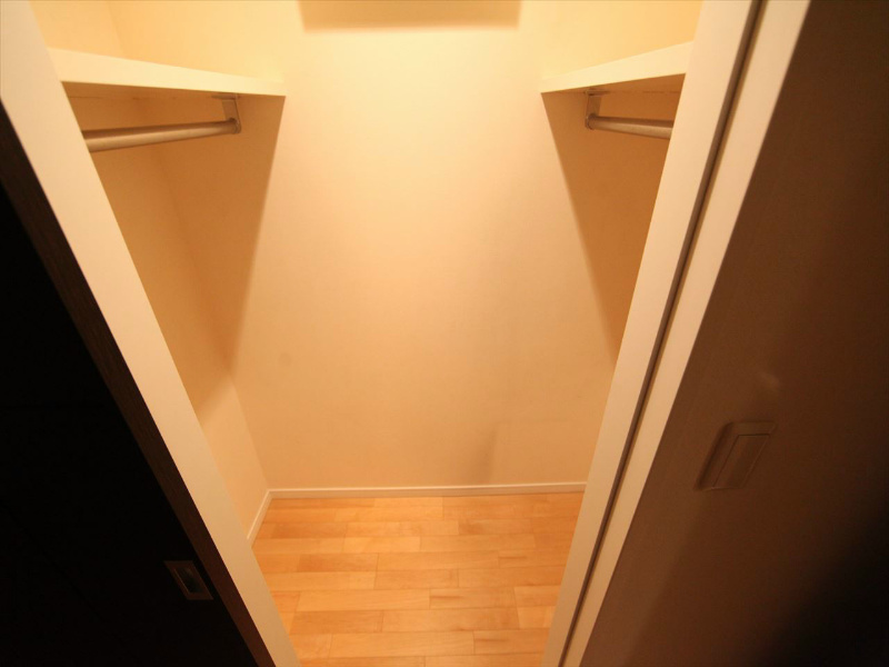 収納　ウォークインクローゼット（収納充実してます）