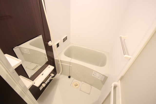 バス・シャワールーム　※別室の参考写真の為、現況優先です。