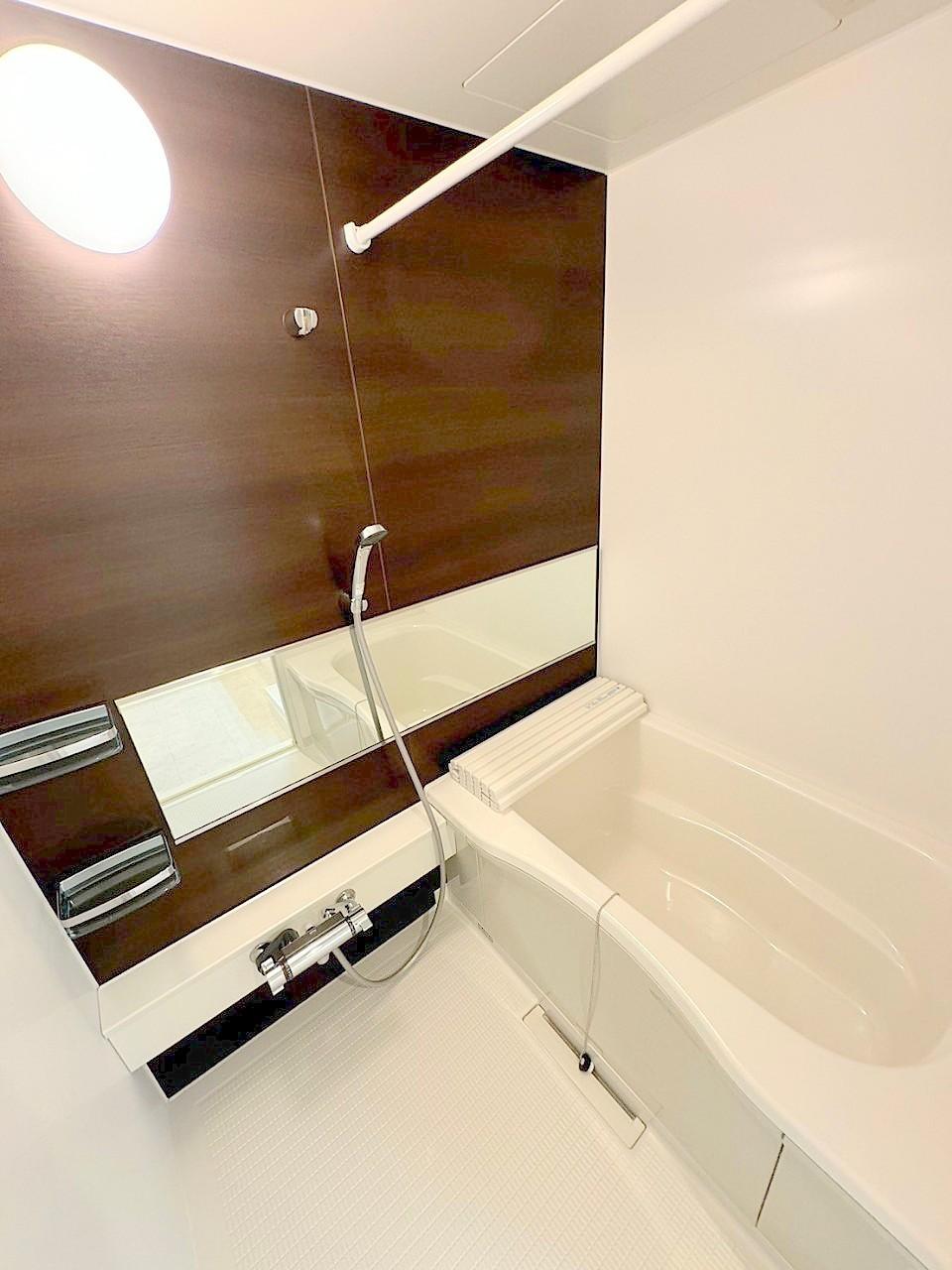 バス・シャワールーム　もちろん追い焚き可能で浴室乾燥もあります！