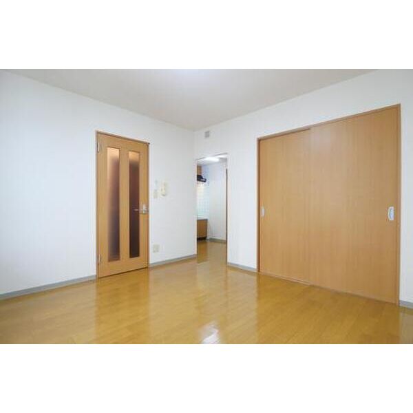 居室・リビング　こちらのリビングで趣味の時間をお楽しみください