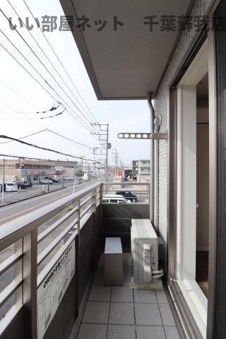 バルコニー　暖かな日差しのふりそそぐバルコニー