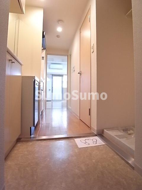 玄関　収納もある玄関です