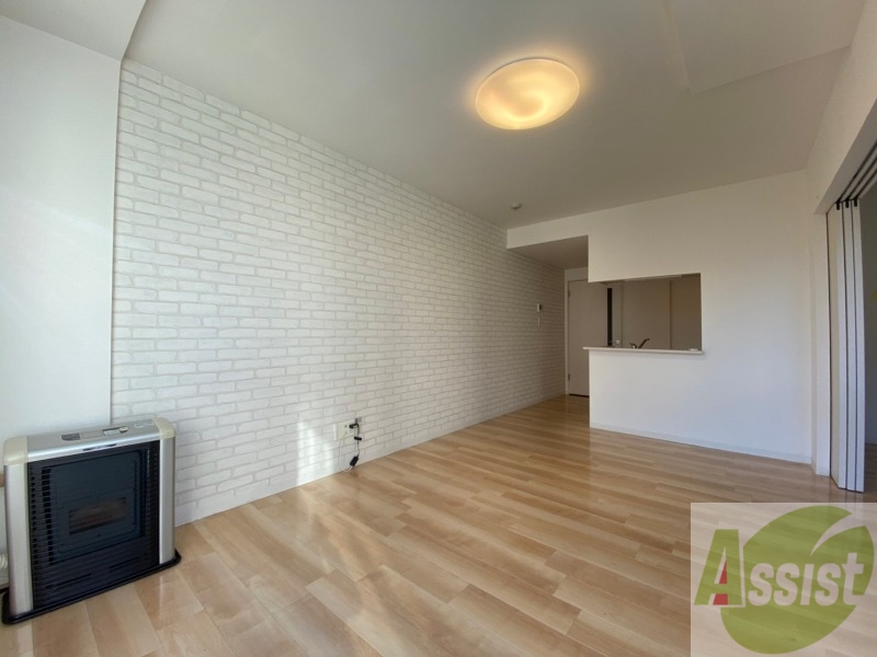 居室・リビング　広くてキレイなお部屋が広がっていて、充実した生活が送れそう。