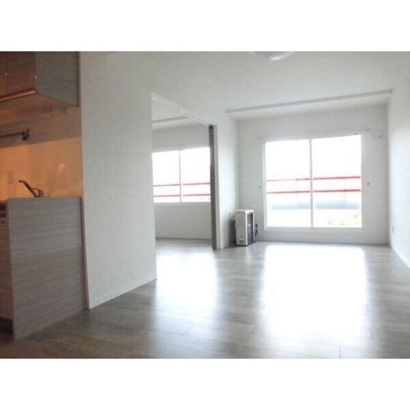 居室・リビング　明るく広々リビングスペース♪