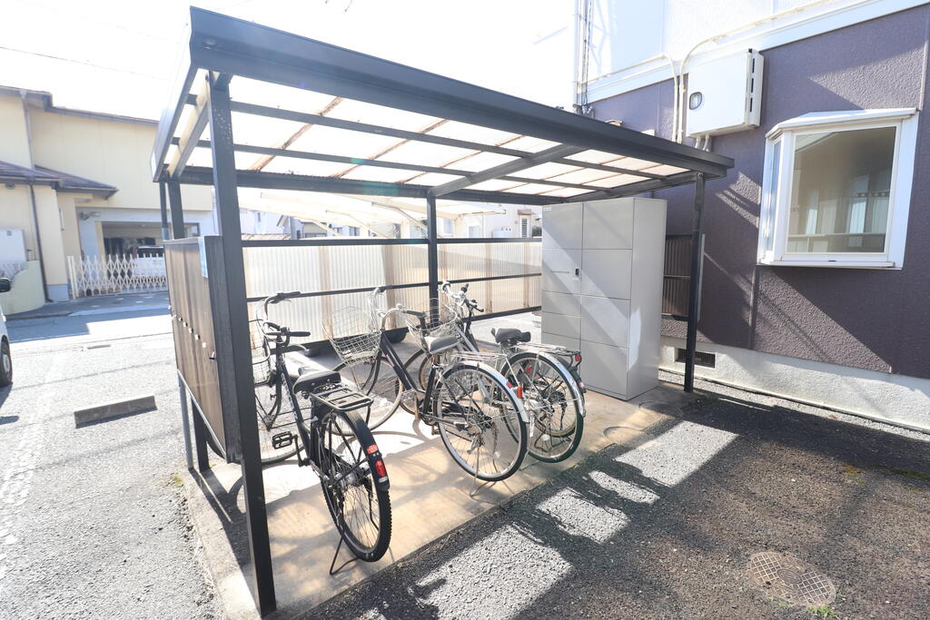 その他共有部分　宅配BOX、駐輪場♪