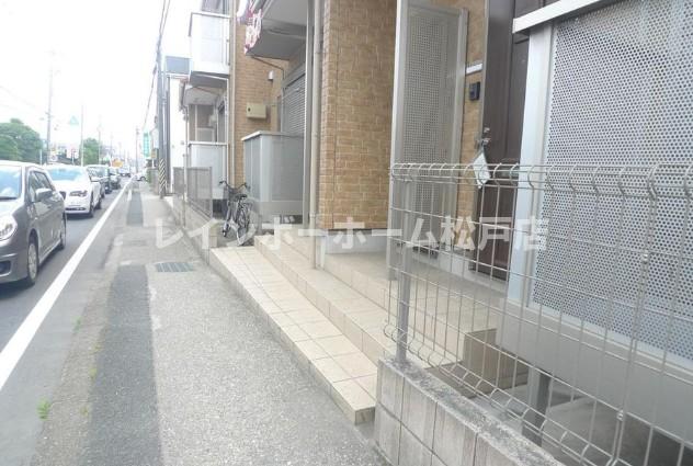 エントランス　清潔なエントランスです