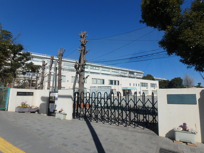 小学校　川崎市立 富士見台小学校（小学校）まで627m