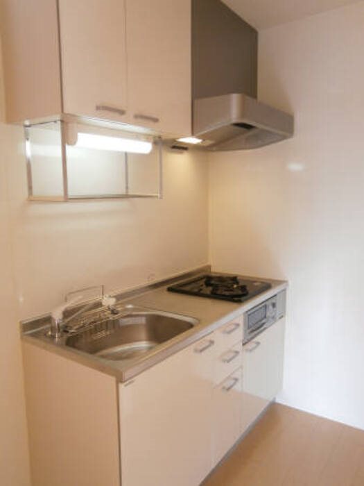 キッチン　コンロ付きのシステムキッチン