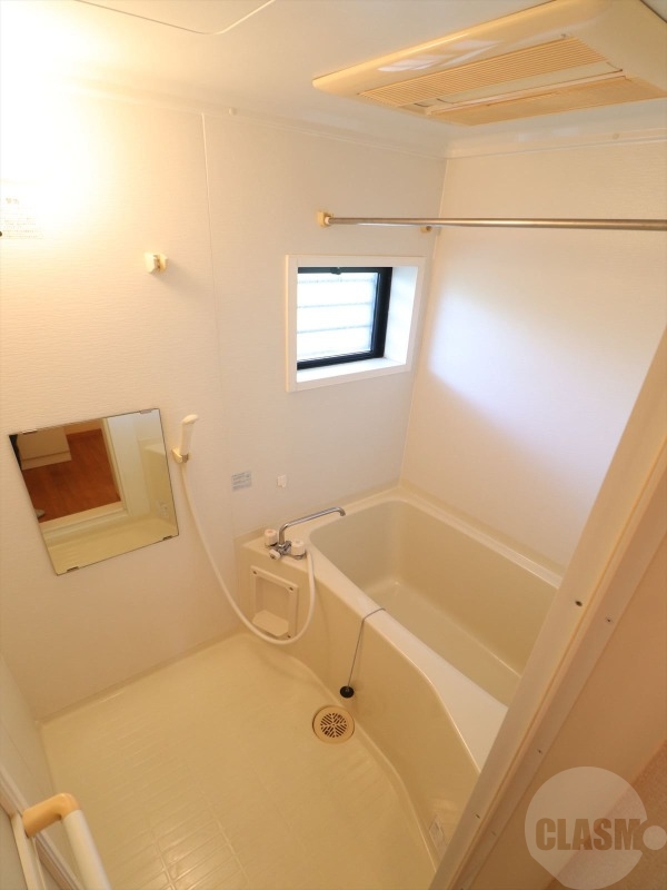 バス・シャワールーム　浴室乾燥機付きバスルーム