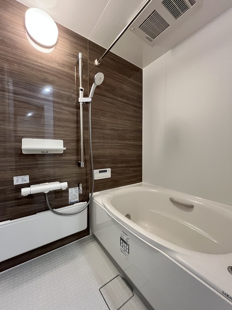 バス・シャワールーム　☆追焚＆浴室乾燥機能付きバスルーム♪