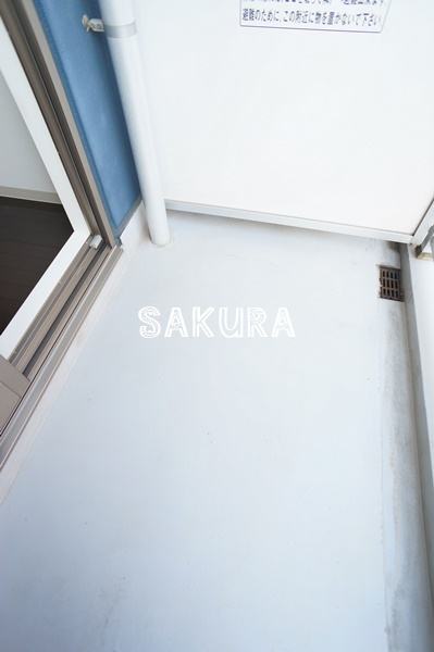 バルコニー　開放的で明るい空間を演出してくれるバルコニーです♪