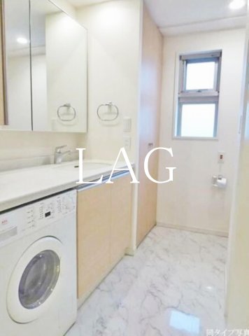 洗面設備　洗面台です。