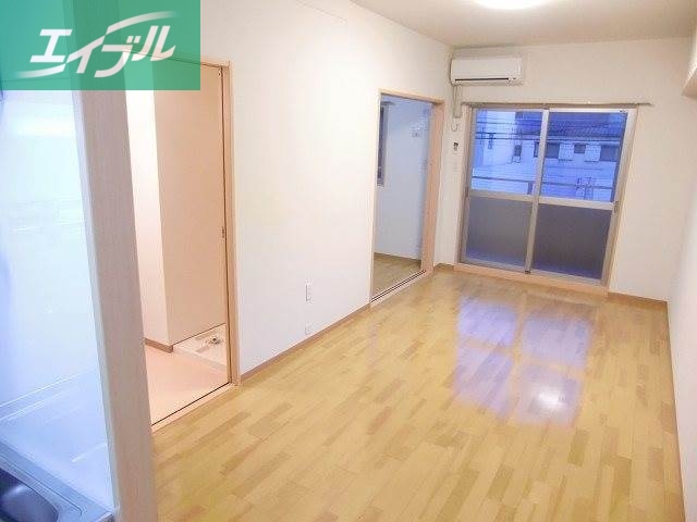 居室・リビング　広めのリビング