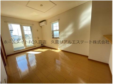 居室・リビング　同建物別号室