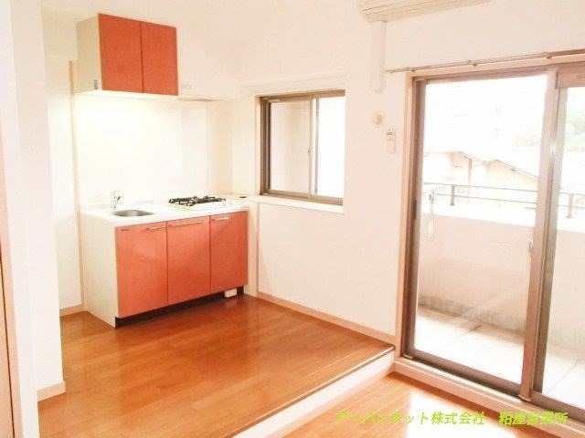 居室・リビング　別号室イメージ