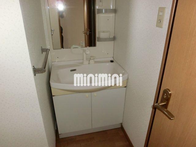 洗面設備　毎朝大活躍の予感の独立洗面化粧台を完備しております
