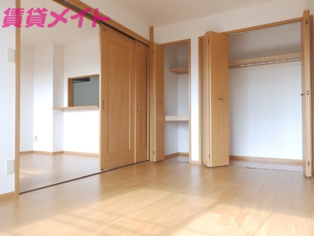 収納　同型参考写真です。