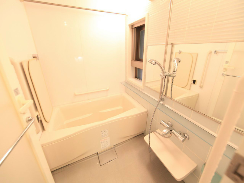 バス・シャワールーム　追い焚き　浴室暖房乾燥機　24時間換気　オートバスバスルーム