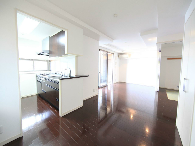 バルコニー　ＬＤＫ18.1帖　和室5.2帖とつなげても仕切っても使えます