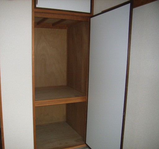 収納　同物件別号室のものです。