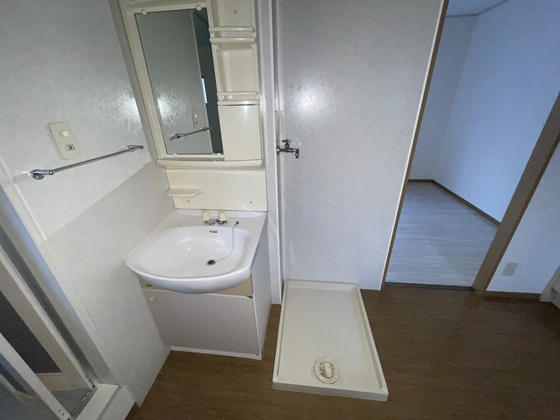 洗面設備　※他の号室の写真になります。