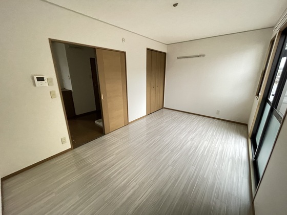 居室・リビング　※他の号室の写真になります。