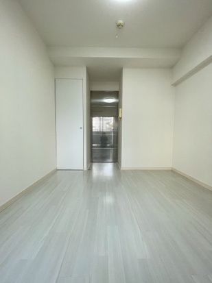 居室・リビング　☆明るい洋室☆