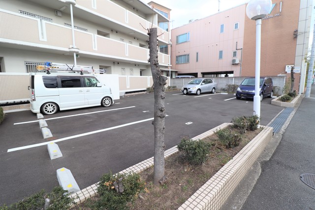 駐車場　敷地内駐車場