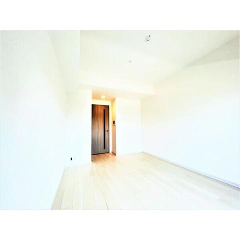 居室・リビング　室内