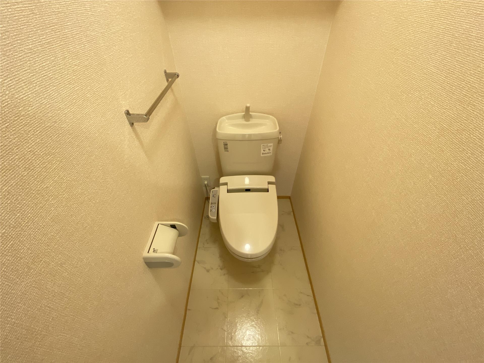 トイレ　温水洗浄暖房便座トイレ