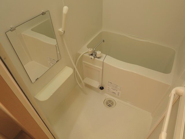 バス・シャワールーム　類似タイプ参考写真掲載。