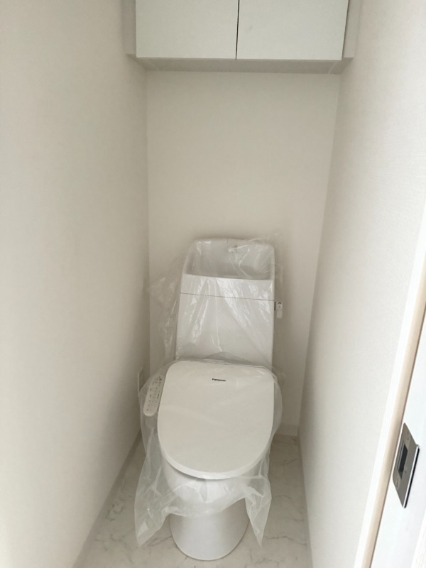 トイレ　落ち着いた色調のトイレです♪