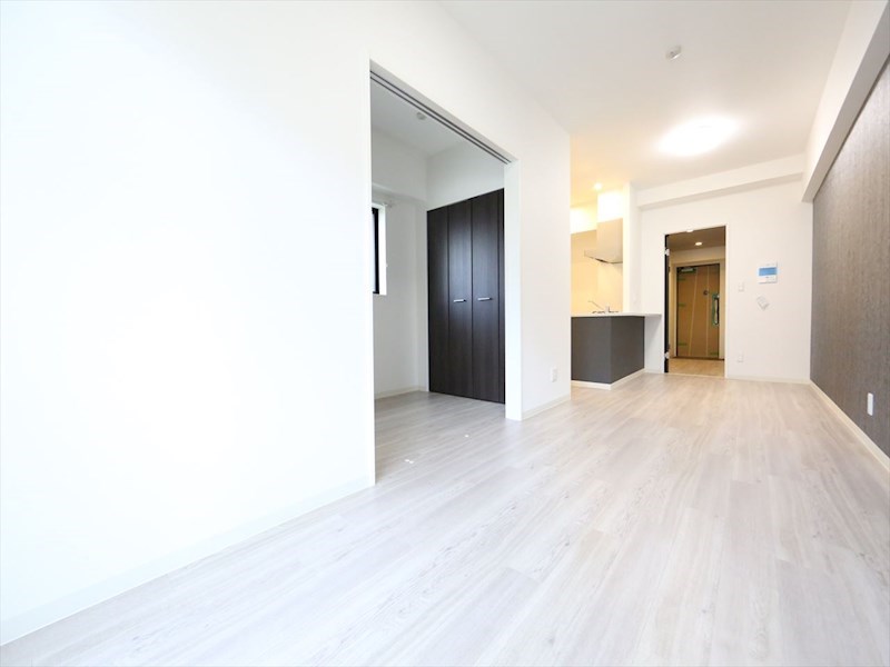 居室・リビング　ＬＤＫ13.58帖　カウンターキッチン　エアコン完備