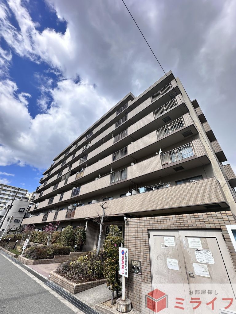 建物外観　管理の行き届いた、清潔感あふれる外観